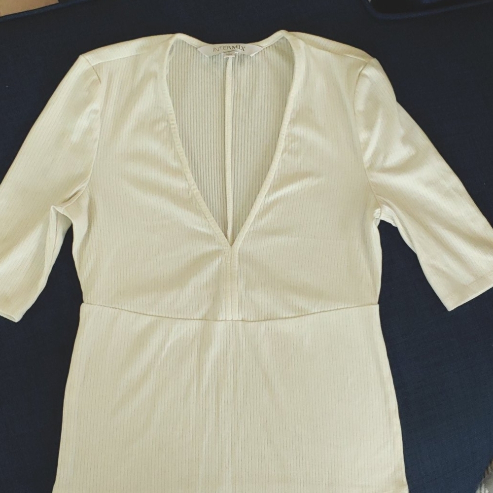 White ribbed INTERMIX 3/4 sleeve blouse